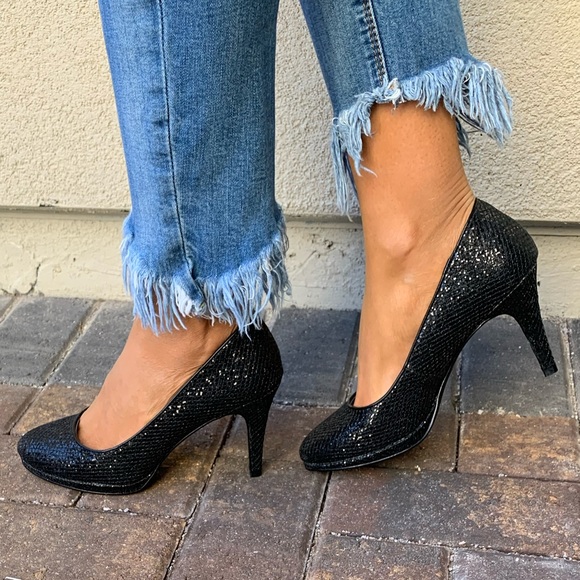 Black Textured Sparkle Closed Toe Platform Pump - Picture 2 of 7